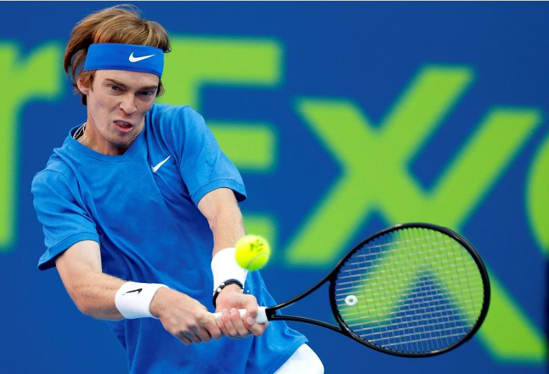 "بطولة قطر أكسون موبيل المفتوحة للتنس": الروسي روبليف يتأهل لربع النهائي 