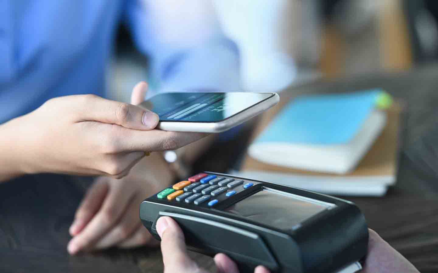 وفق دراسة لـ «فيزا» بشأن «نوايا السفر العالمية»: 70 % من مسافري الإمارات يفضلون المحافظ الرقمية