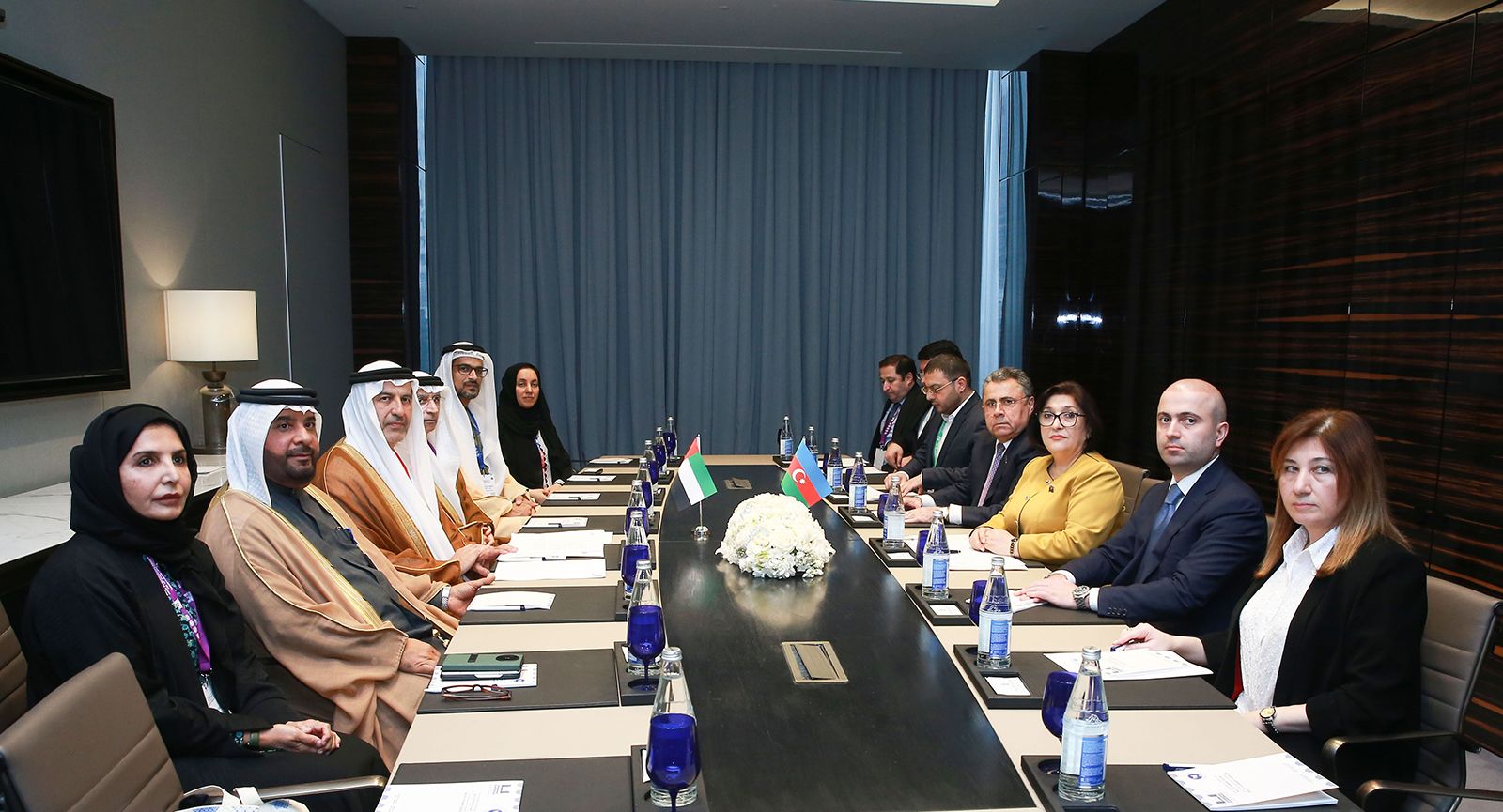 الإمارات وأذربيجان توقعان مذكرة تفاهم لتأطير التعاون البرلماني