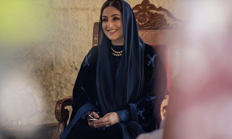 السّيدة الجليلة حرم جلالة السُّلطان المعظّم تهنئ المعلمين والمعلمات