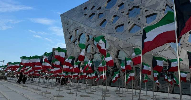 مركز جابر الثقافي تزيّن بـ 400 علم.. ابتهاجاً بالأعياد الوطنية