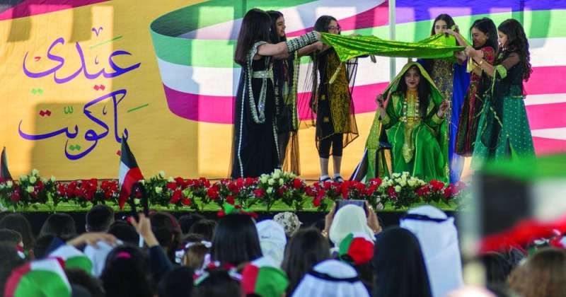 لوحات وطنية في احتفالات الأعياد بـ «المدرسة البريطانية» وحضانة «الشمس المشرقة»