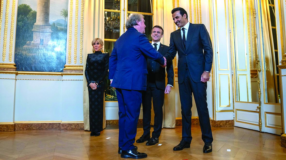 سموه يحضر مأدبة العشاء الرسمية للرئيس الفرنسي.. صاحب السمو: زيادة استثمارات قطر في فرنسا إلى 10 مليارات يورو