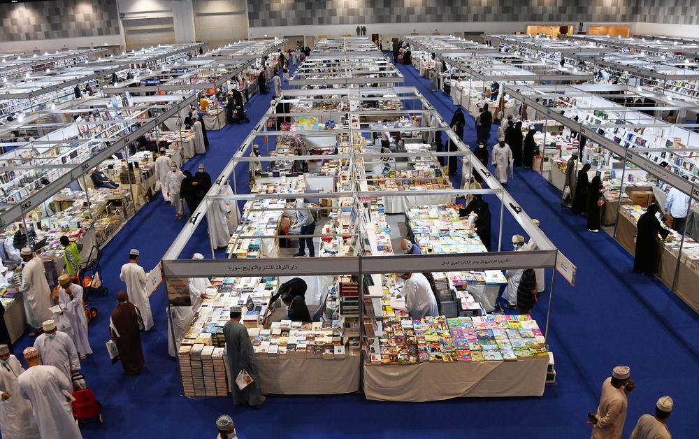 في يومه السابع .. “مسقط للكتاب” يستعرض جهود الباحثين الغربيين في نقل ودراسة النصوص العربية