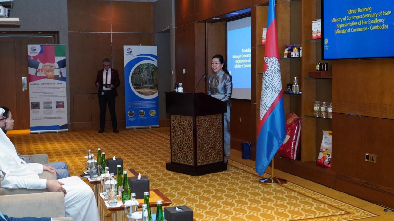 كمبوديا: نسعى إلى تطوير العلاقات الاقتصادية والتجارية مع الإمارات