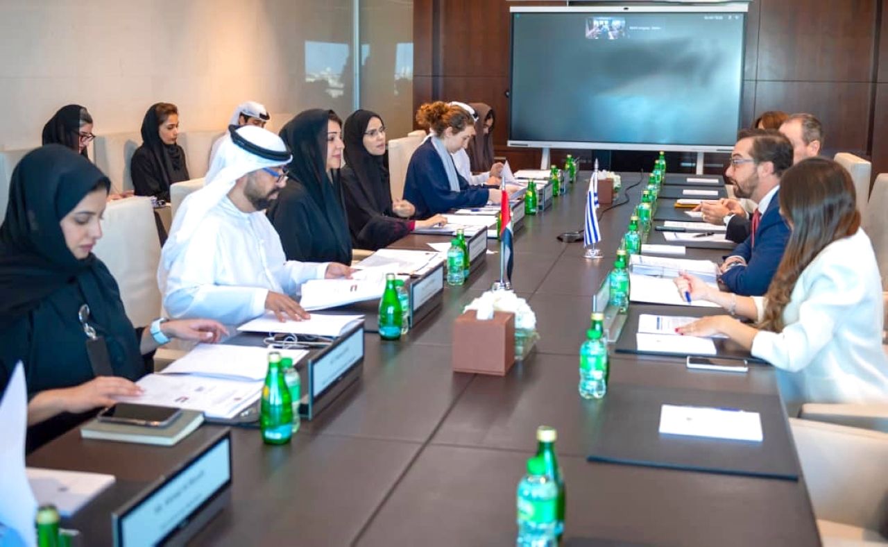 الإمارات والأوروغواي تبحثان تعزيز التعاون والمستجدات الإقليمية والدولية