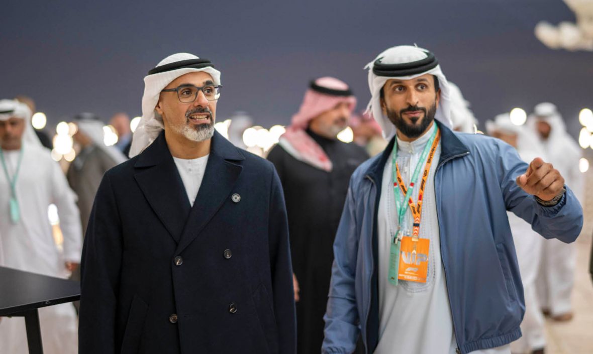 ولي عهد أبوظبي يشهد السباق النهائي لجائزة البحرين الكبرى لطيران الخليج