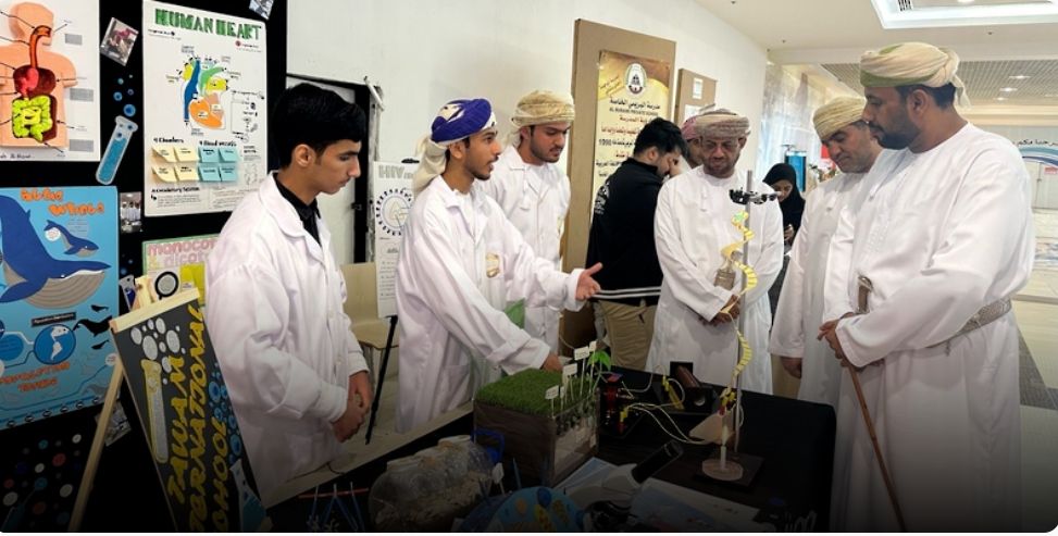 بدء فعاليات الأسبوع الوطني للعلوم والرياضيات والتكنولوجيا والهندسة بالبريمي