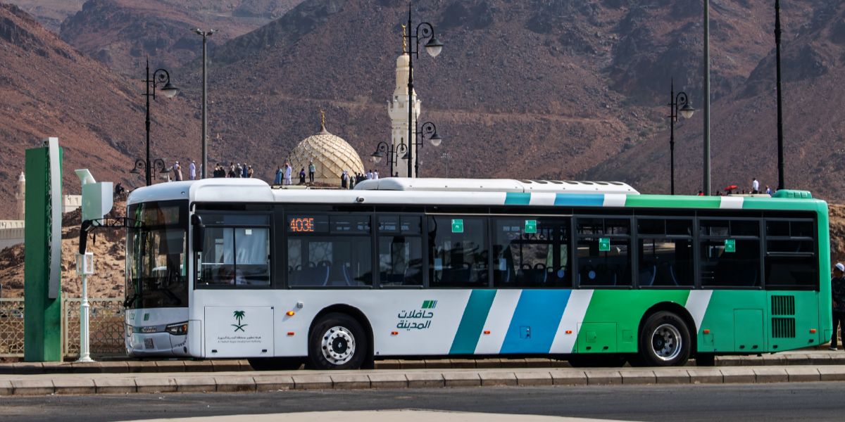 حافلات المدينة تكمل جاهزيتها لخدمة نقل الزائرين والأهالي بالمدينة المنورة خلال شهر رمضان