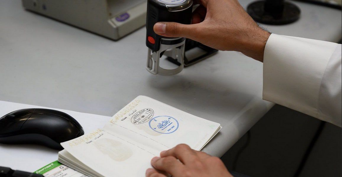 فجأة وبدون سابق إنذار.. الداخلية السعودية تعلن ترحيل جميع المقيمين العاملين في هذه المهن ابتدءاً من 10 رمضان