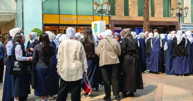 حضور كثيف من الطالبات للتعرف على نظام القبول في الجامعة