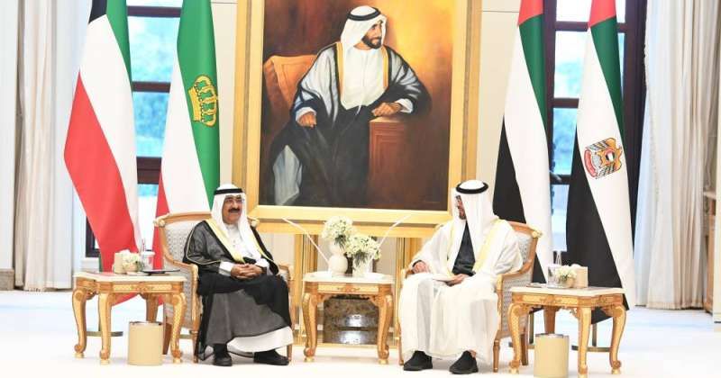 سمو الأمير ورئيس الإمارات يترأسان جلسة المباحثات الرسمية