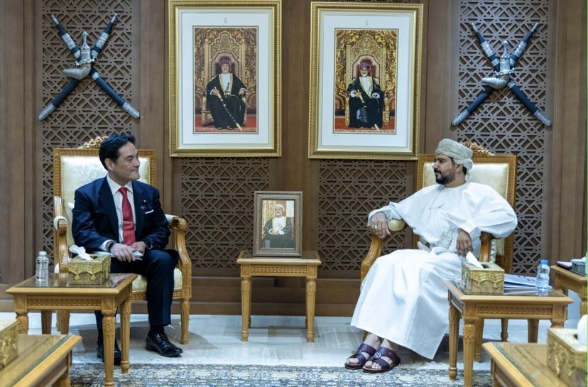 وزير التجارة والصناعة وترويج الاستثمار يلتقي بنظيره الياباني