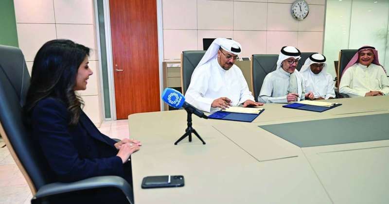 اتفاقية بين «المالية» و«أسمنت الكويت» لتحويل النفايات الصلبة إلى وقود جاف