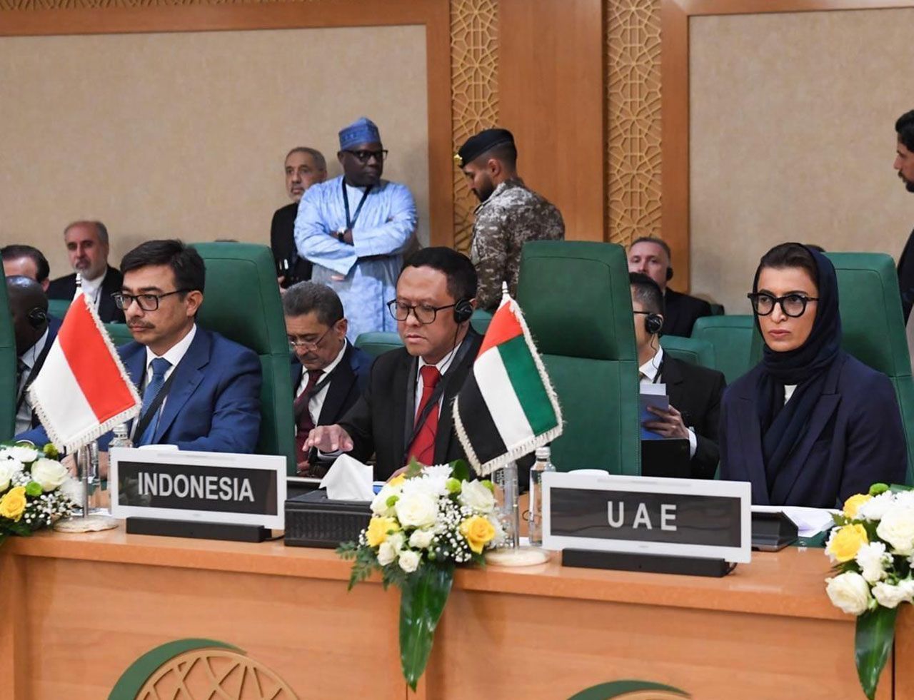 الإمارات تدعو إلى وقف الحرب الدامية في غزة وإطلاق مسار سياسي على أساس حل الدولتين