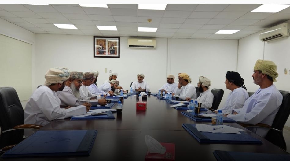 محافظة جنوب الباطنة تناقش مستجدات الحالة الجوية