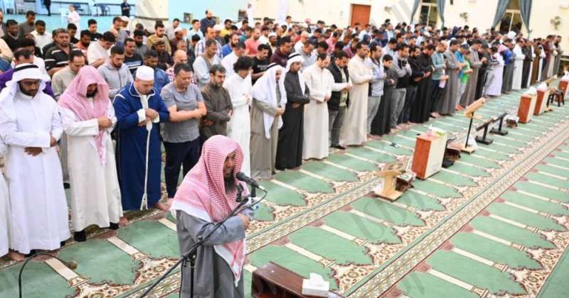 المساجد استقبلت جموع المصلين في أولى ليالي رمضان