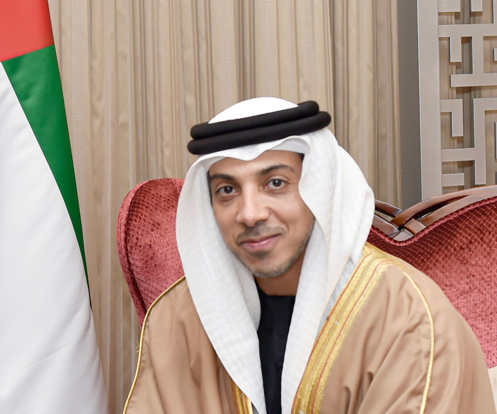 منصور بن زايد يهنئ قيادة الإمارات وشعبها وجميع الشعوب الإسلامية بحلول شهر رمضان