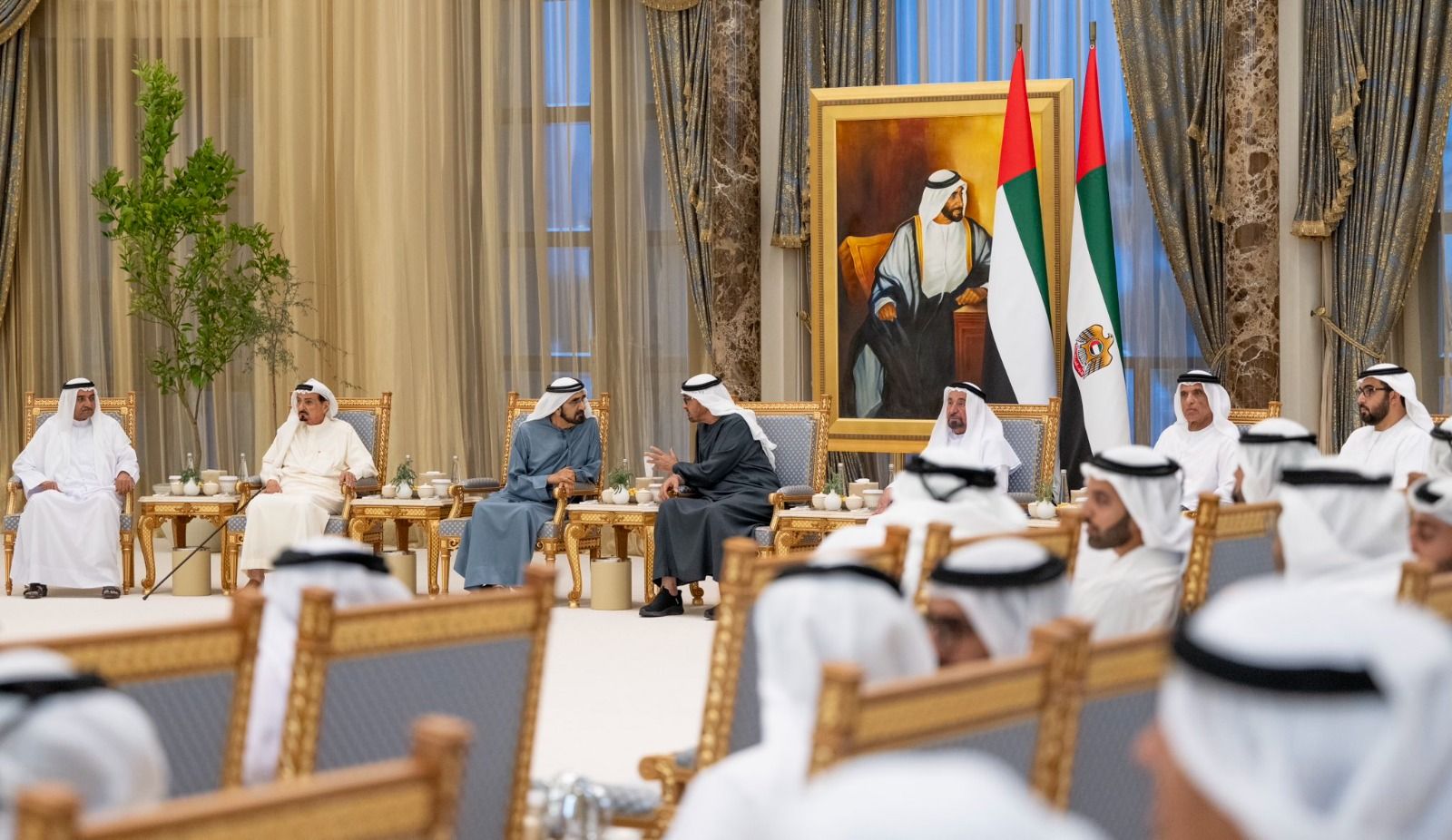 محمد بن زايد: سعدت بلقاء إخواني حكام الإمارات وتحدثنا عن شؤون الوطن وضمان استدامة نهضته وازدهاره