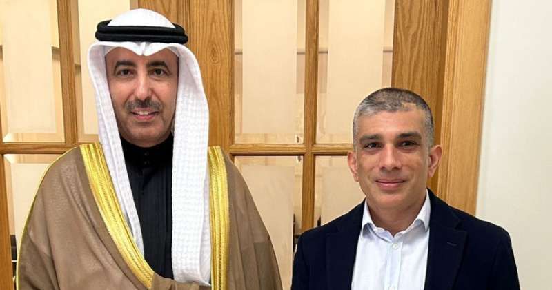 السفير حمد المري مع الأمير راشد بن الحسن
