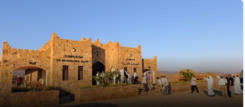 التراث والسياحة تواصل تنفيذ المشروعات السياحية بمحافظة ظفار