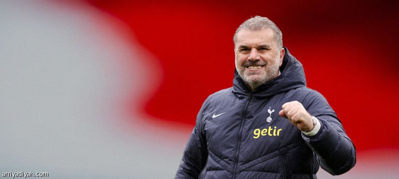 بوستيكوجلو يدافع عن المشجعين الأجانب