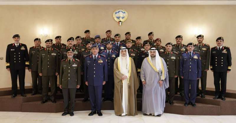 اليوسف قلّد قيادات في الجيش رتبة «لواء»: تحقيق مصلحة البلاد العليا وتحمل المسؤوليات