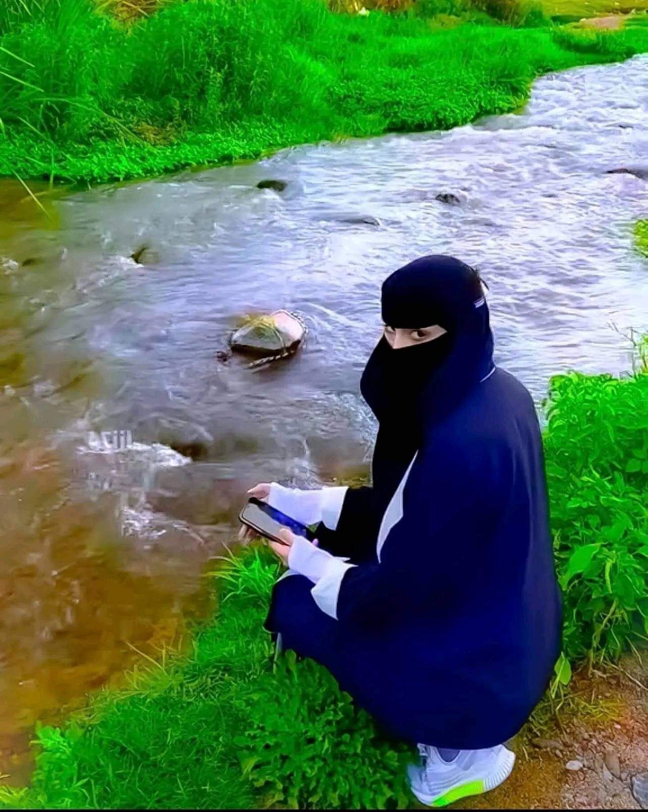 بعد 3 ساعات حدثت الفاجعة…شابة سعودية وجدت هذا الحيوان الطيف فأعتقدت أنه قطة لطيفة وأخذته إلى حضنها !