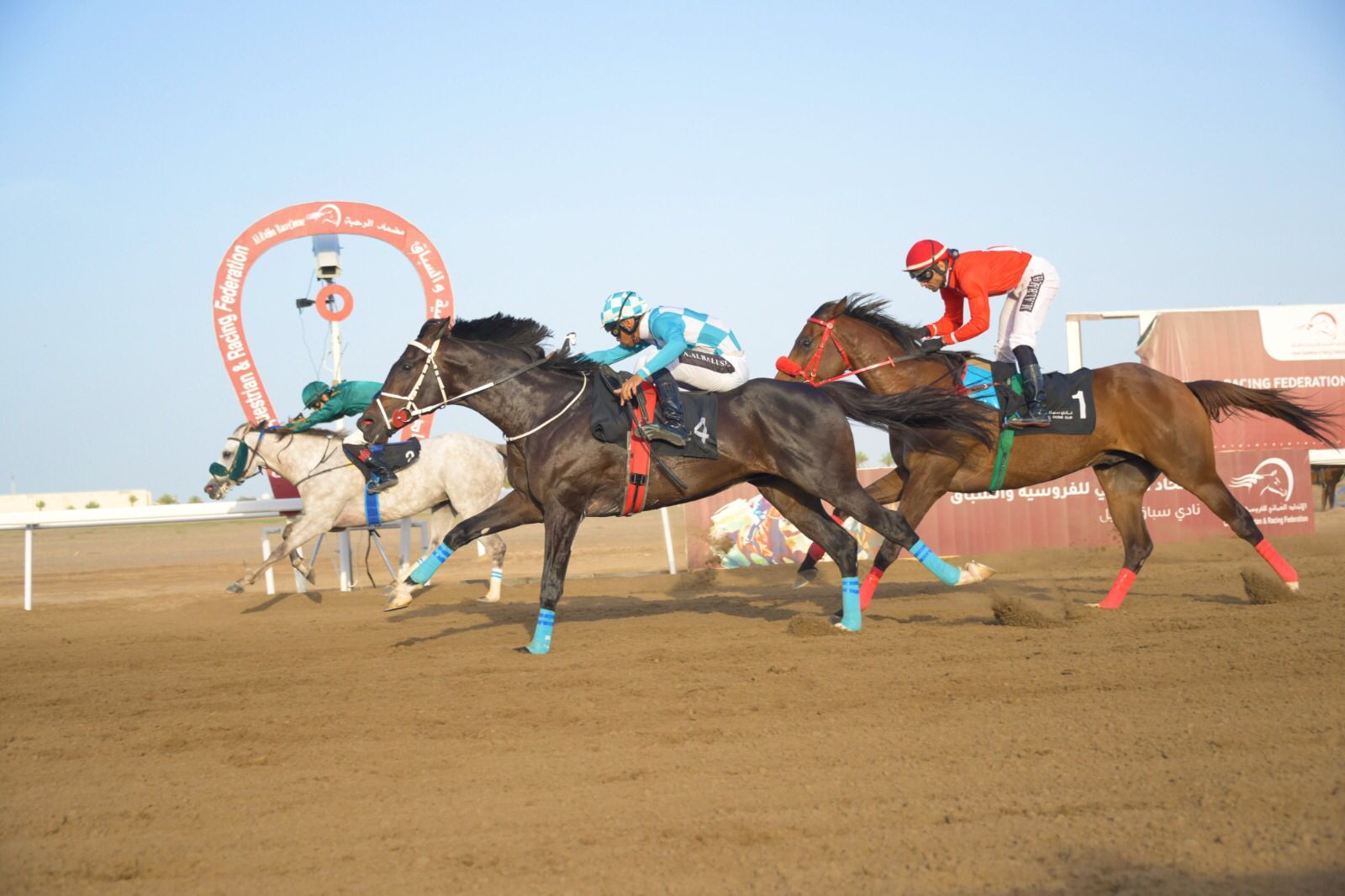 ختام ناجح لموسم سباقات الخيل بمضمار الرحبة ببركاء