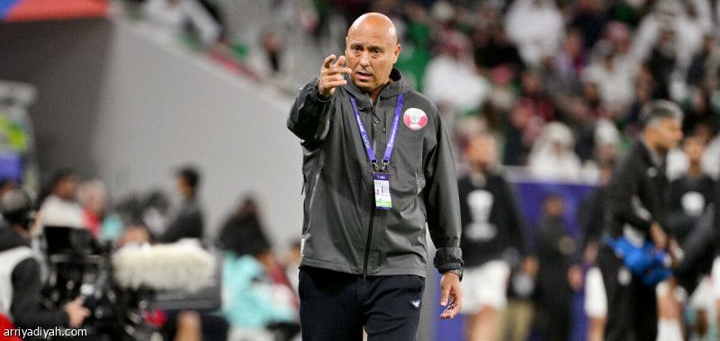 لوبيز يستدعي 25 لاعبا إلى قائمة قطر