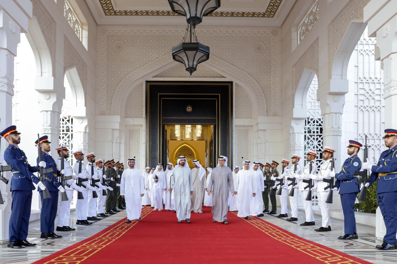 محمد بن راشد: الإمارات الأولى عالمياً في استقطاب المواهب وقلة النزاعات العمالية