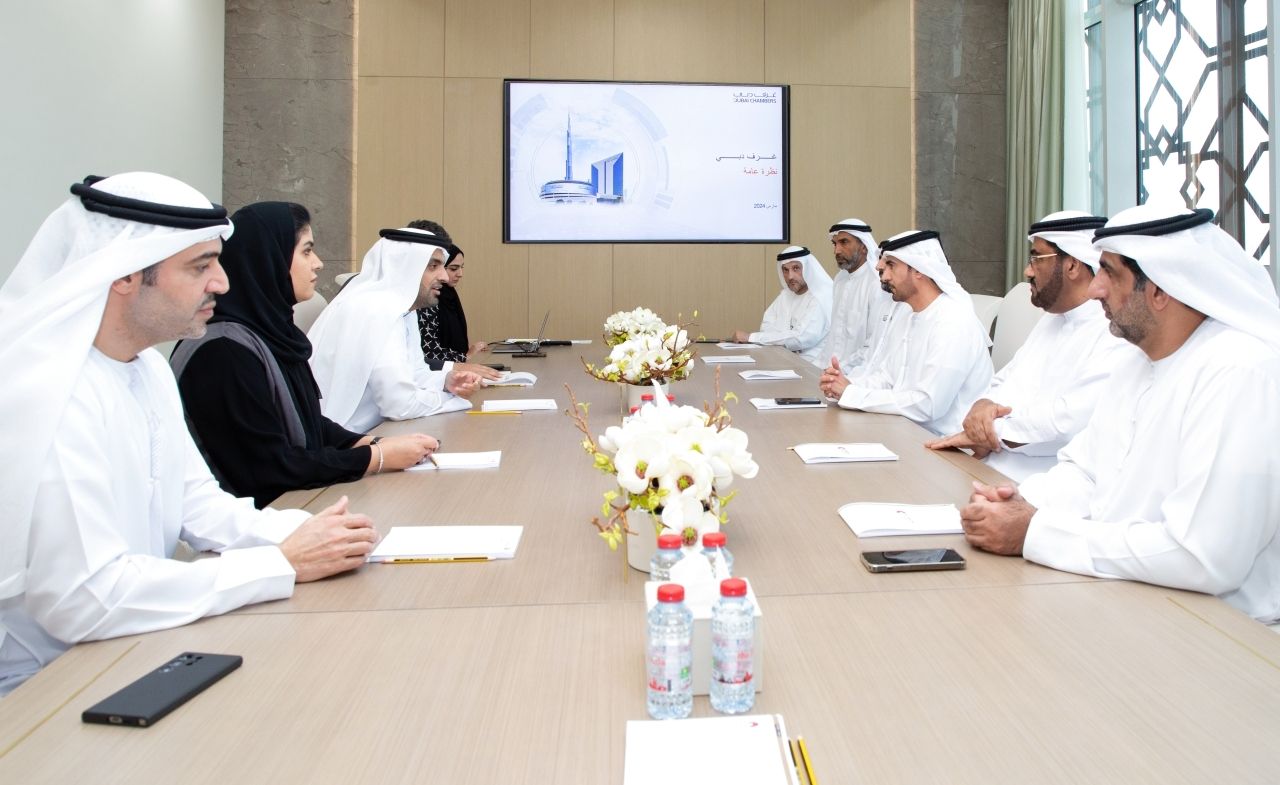 تعاون بين «محاكم» و«غرف» دبي لتطوير الخدمات القانونية والاقتصادية
