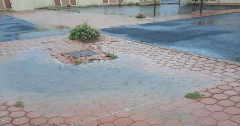 الأوضاع مطمئنة في المدارس.. وتجمعات المياه عادية