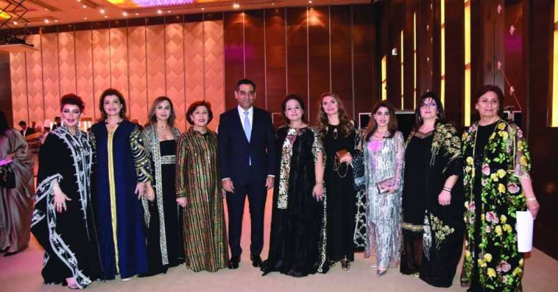 عرفة يتوسّط عضوات مجلس السيدات اللبنانيات