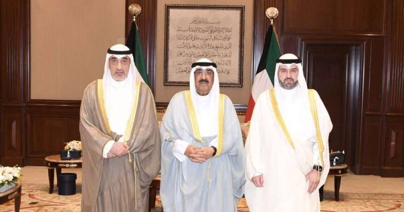 سمو الأمير خلال استقباله اليوسف والمبارك