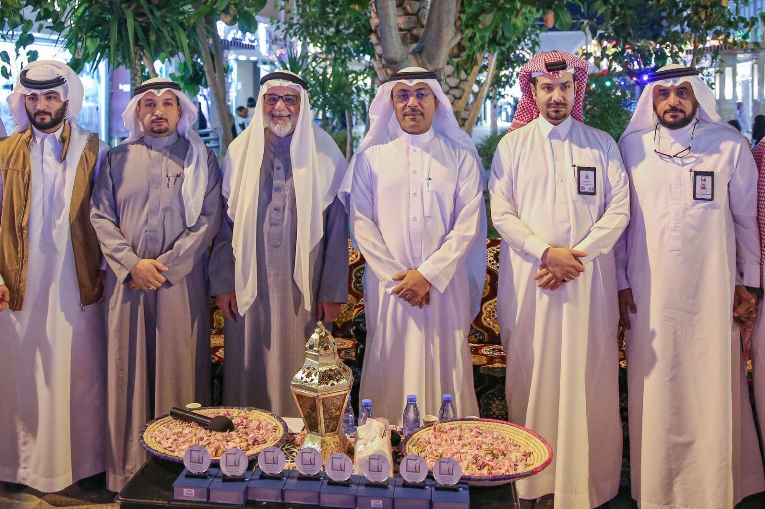 أمين الطائف يتفقد سوق البلدي بالمنطقة التاريخية ويقف على امتثال المراكز التجارية