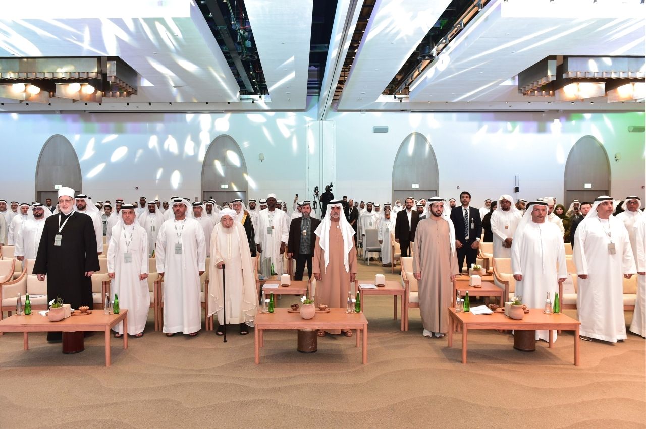 نهيان بن مبارك: قيادتنا جعلت الإمارات حاملة للواء الوسطية