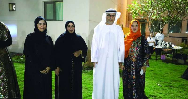 السفير النيادي: تعزيز التواصل مع أبناء الإمارات بمُختلف المناسبات