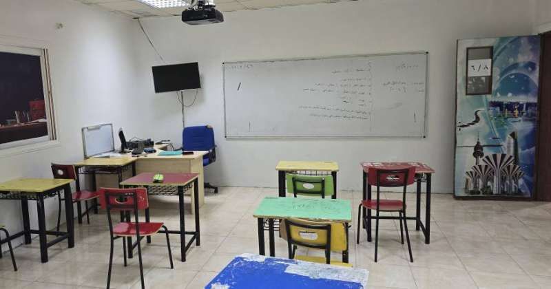 فصل دراسي خلا من طلبته أمس