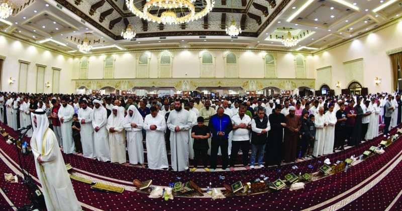 صلاة القيام بمسجد بلال بن رباح