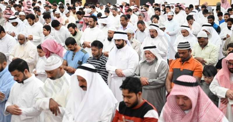 المصلون في مدينة سعد العبدالله أحيوا ليلة الرابع والعشرين متحرين ليلة القدر