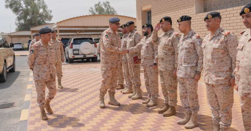 رئيس الأركان يقوم بزيارة تفقدية إلى مركز عمليات القوة البرية