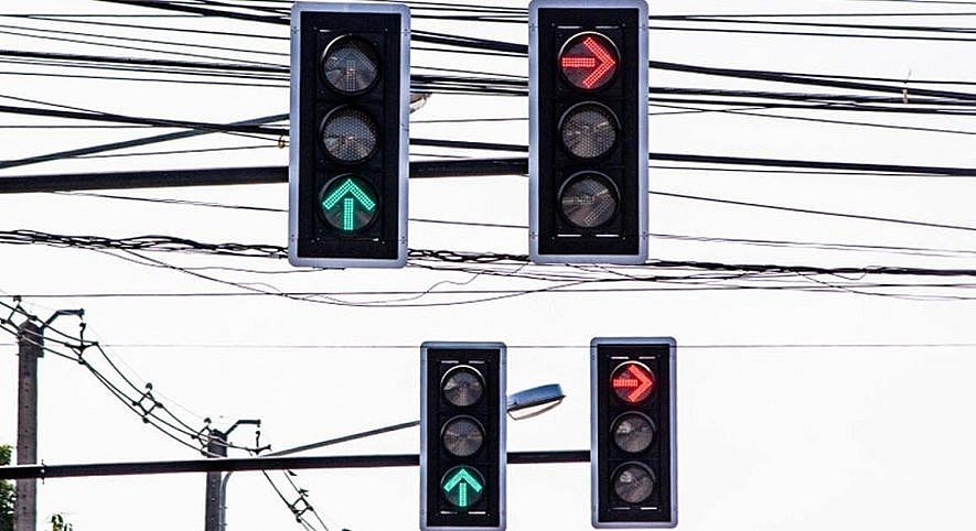 بمناسبة عيد الفطر.. الإمارات تعلن عن قرار جديد بإعفاء المواطنين والمقيمين من جميع المخالفات المرورية