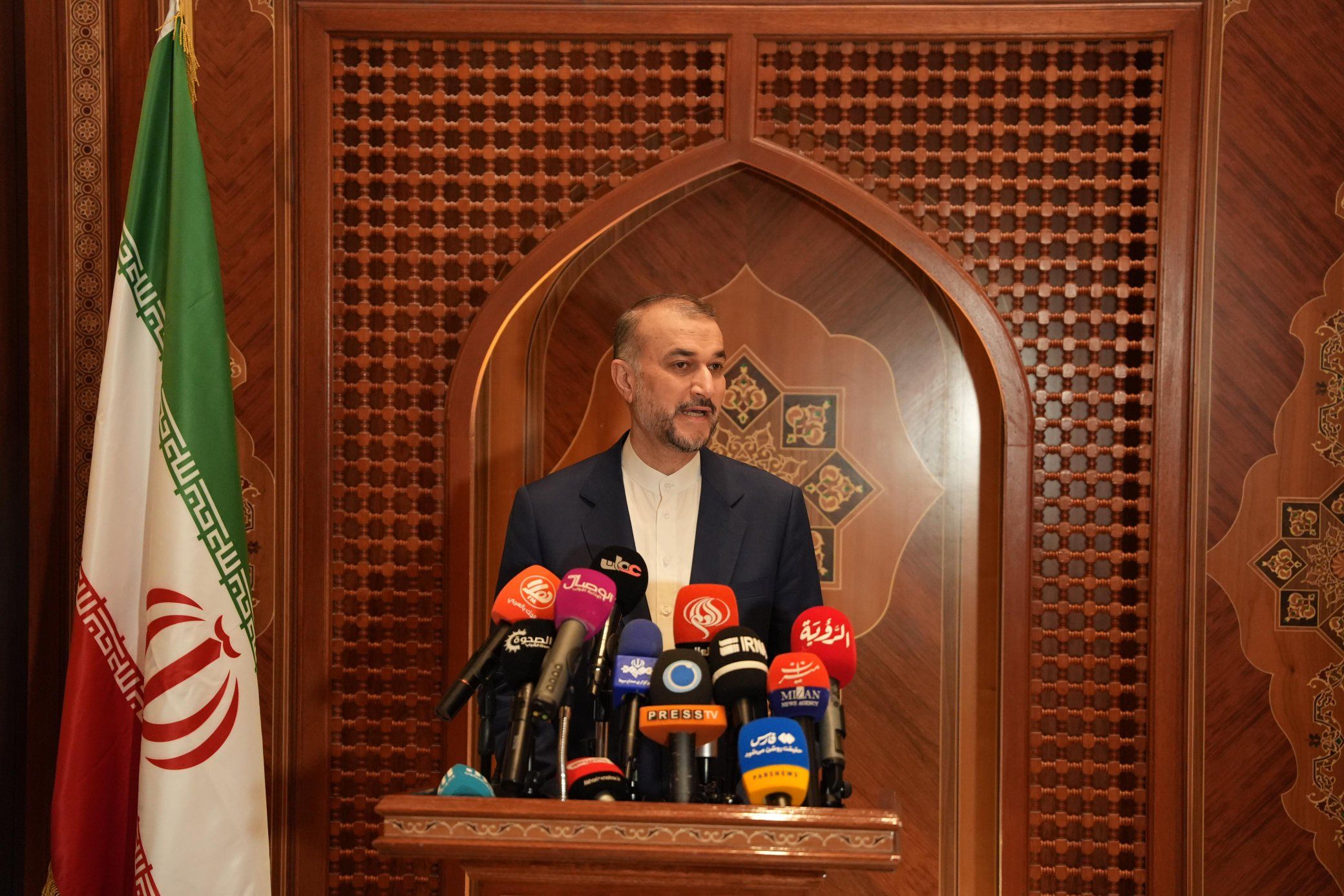 أبرز ماجاء في لقاء وزير الخارجية مع نظيره الإيراني بمسقط