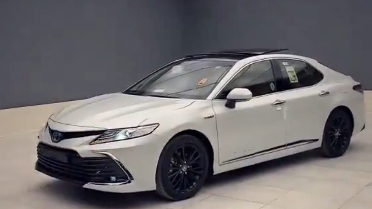 تعرف على مواصفات وسعرها المغري تويوتا كامري لومير 2024 في السعودية