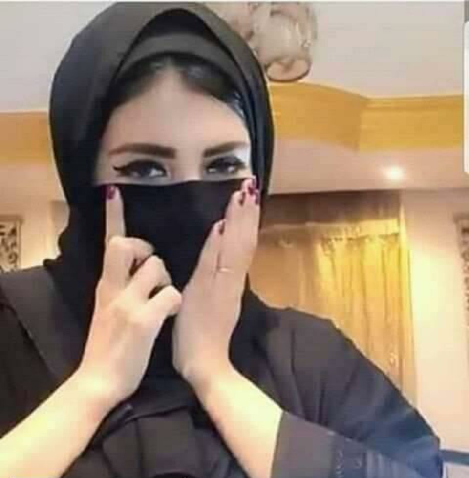 حسناء إماراتية تقدم نصيحة للفتيات .. أشياء اذا لمستها المرأة في حياة الرجل سيذوب عشقا بها وستبقى في باله طول الوقت..!