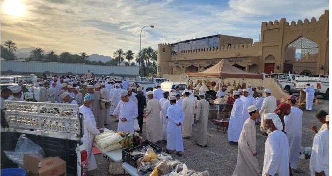 حركةٌ شرائيةٌ نشطة تسبق عيد الفطر في أسواق محافظة جنوب الباطنة