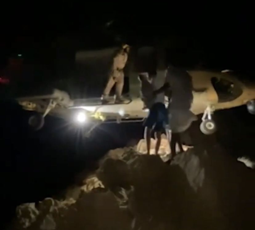 بالفيديو .. إنقاذ مواطن من أحد جبال ولاية قريات