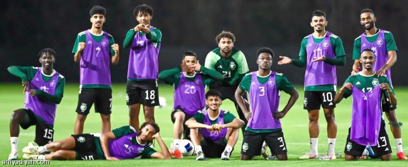 ملعب الجامعة يحتضن الأخضر الأولمبي في قطر