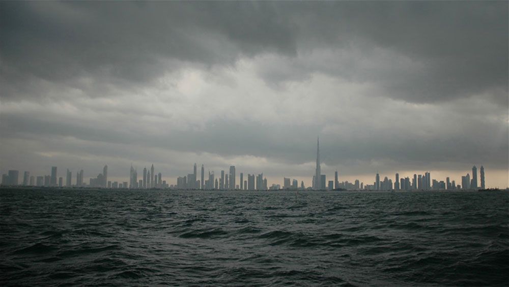طقس الإمارات غداً غائم وفرصة سقوط أمطار